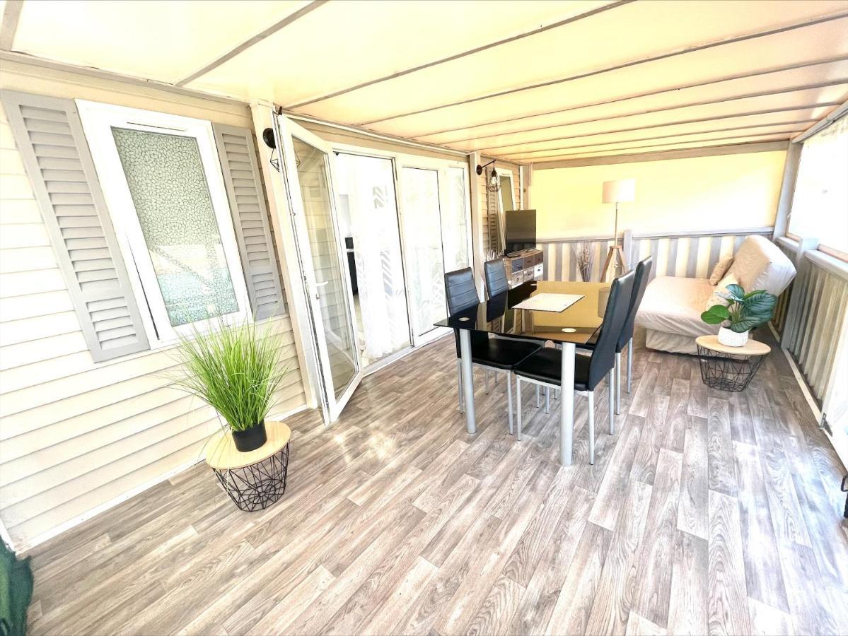 Mobil Home Tourrettes Extérieur photo
